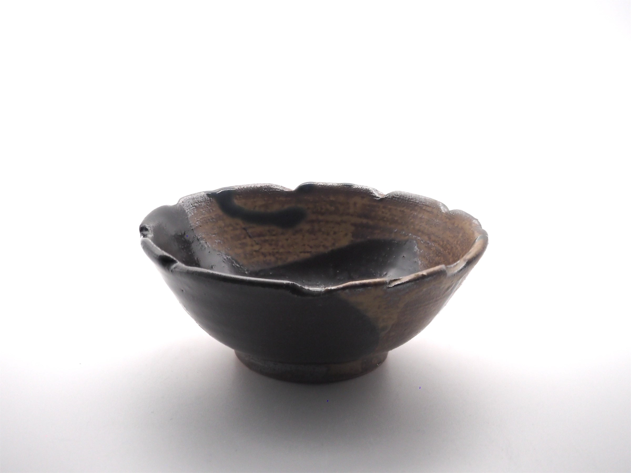 稲葉かおり 黒釉流紋鉢
